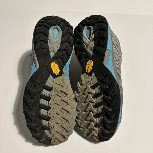 North Face Hiking Shoes. Gray and blue. Size 7.5 - Picture 7 of 7